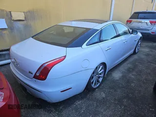 2013 Jaguar XJ с VIN SAJWJ1CD7D8V49599, выставлен на аукционе Copart как лот 43230675 с пробегом 133 163 миль миль и Чистый • Clean title. История ставок и продаж доступна на DreamBid. Изображение 4.