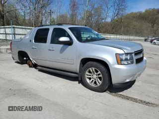 2013 Chevrolet Avalanche LS with VIN 3GNTKEE73DG370698, listed as a Copart auction lot 54191395 with 124,046 mi miles and Salvage title. Bid and sale history available at DreamBid. Image 4.