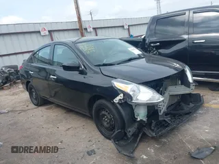 2019 Nissan Versa SV z VIN 3N1CN7AP0KL846978, wystawiony jako IAAI lot #42284573 z przebiegiem 80 089 mil mil oraz . Historia ofert i sprzedaży dostępna na DreamBid. Obrazek 1.
