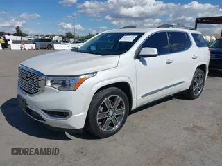 2017 GMC Acadia Denali z VIN 1GKKNXLS4HZ162970, wystawiony jako IAAI lot #42266517 z przebiegiem 60 605 mil mil oraz . Historia ofert i sprzedaży dostępna na DreamBid. Obrazek 17.