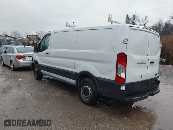 2017 Ford Transit z VIN 1FTYR1ZM2HKA27107, wystawiony jako IAAI lot #41047863 z przebiegiem 87 219 mil mil oraz . Historia ofert i sprzedaży dostępna na DreamBid. Obrazek 3.