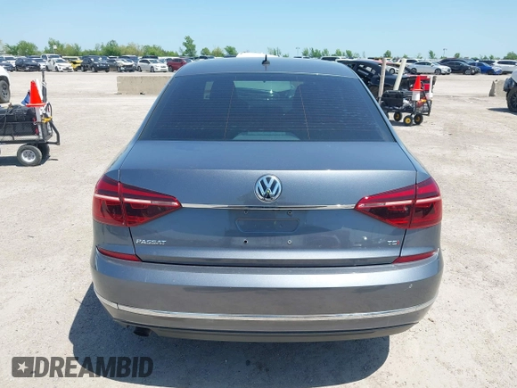 2017 Volkswagen Passat S z VIN 1VWAT7A37HC069014, wystawiony jako IAAI lot #41967310 z przebiegiem 109 266 mil mil oraz . Historia ofert i sprzedaży dostępna na DreamBid. Obrazek 16.