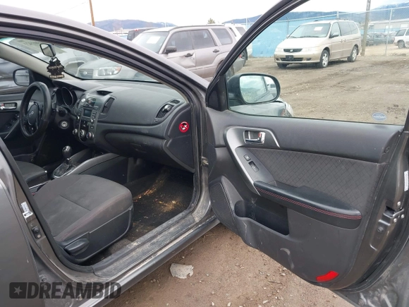 2013 Kia Forte SX с VIN KNAFW4A39D5733596, выставлен на аукционе IAAI как лот 41901921 с пробегом 185 164 миль миль и . История ставок и продаж доступна на DreamBid. Изображение 5.