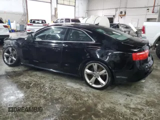 2009 Audi A5 z VIN WAUDK78T59A051677, wystawiony jako Copart lot #44364485 z przebiegiem 88 548 mil mil oraz Szkoda całkowita • Salvage title. Historia ofert i sprzedaży dostępna na DreamBid. Obrazek 2.