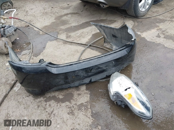 2016 Nissan Versa S z VIN 3N1CN7AP0GL829847, wystawiony jako IAAI lot #41688883 z przebiegiem 73 000 mil mil oraz . Historia ofert i sprzedaży dostępna na DreamBid. Obrazek 11.