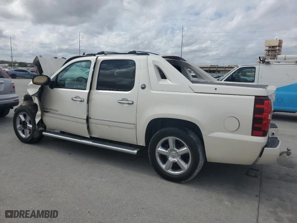 2013 Chevrolet Avalanche LTZ with VIN 3GNMCGE06DG321043, listed as a Copart auction lot 48144995 with 0 mi miles and Salvage Title. Bid and sale history available at carsss.com. Image 2.