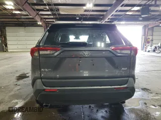 2022 Toyota RAV4 XLE Premium with VIN 2T3C1RFV3NC189846, listed as a Copart auction lot 81810294 with 55,408 mi miles and Salvage title. Bid and sale history available at DreamBid. Image 6.