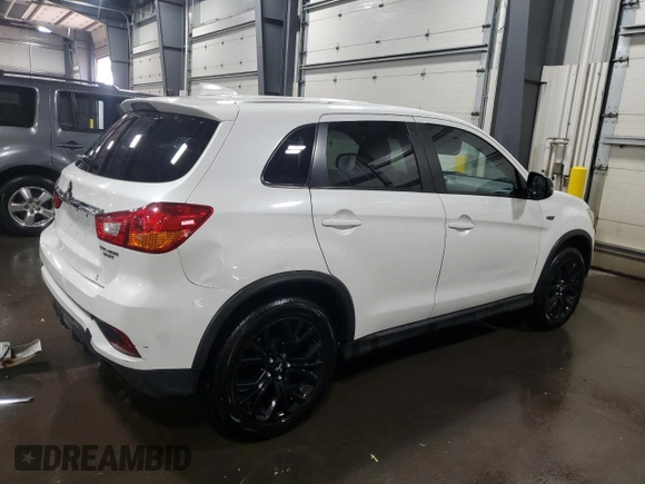 2018 Mitsubishi Outlander ES z VIN JA4AP3AUXJU016309, wystawiony jako Copart lot #58558895 z przebiegiem 68 421 mil mil oraz Szkoda całkowita • Salvage title. Historia ofert i sprzedaży dostępna na DreamBid. Obrazek 3.