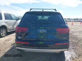 2017 Audi Q7 Premium Plus z VIN WA1LAAF74HD044974, wystawiony jako IAAI lot #41823974 z przebiegiem 135 619 mil mil oraz . Historia ofert i sprzedaży dostępna na DreamBid. Obrazek 16.