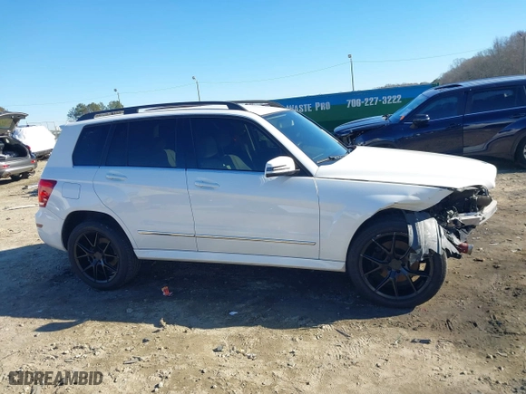 2014 Mercedes-Benz GLK-Class GLK 250 BlueTEC with VIN WDCGG0EB5EG316507, listed as a IAAI auction lot 41341696 with 117,885 mi miles. Bid and sale history available at carsss.com. Image 13.