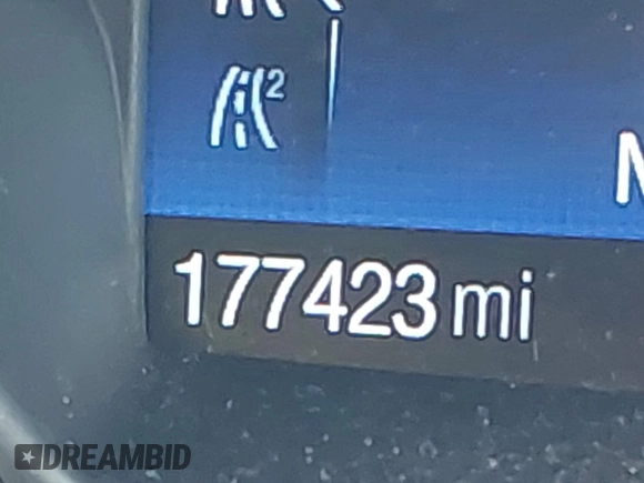 2017 Ford Escape SE z VIN 1FMCU0GD9HUF01849, wystawiony jako IAAI lot #42410230 z przebiegiem 177 423 mil mil oraz . Historia ofert i sprzedaży dostępna na DreamBid. Obrazek 15.