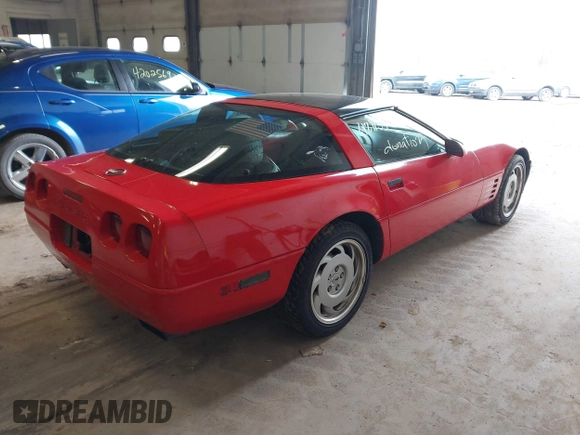 1992 Chevrolet Corvette with VIN 1G1YY23P1N5108131, listed as a IAAI auction lot 42115971 with 132,210 mi miles. Bid and sale history available at carsss.com. Image 4.