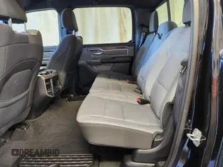 2022 Ram 1500 Big Horn z VIN 1C6RRFFG4NN269611, wystawiony jako IAAI lot #42566377 z przebiegiem 97 169 mil mil oraz . Historia ofert i sprzedaży dostępna na DreamBid. Obrazek 28.