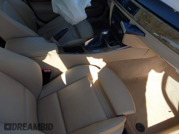 2007 BMW 3 Series 328i with VIN WBAVA33537PG40085, listed as a IAAI auction lot 42062344 with 177,000 mi miles and . Bid and sale history available at DreamBid. Image 5.