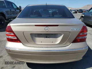 2005 Mercedes-Benz C 240 z VIN WDBRF81J95F662187, wystawiony jako Copart lot #48823485 z przebiegiem 145 076 mil mil oraz Szkoda całkowita • Salvage title. Historia ofert i sprzedaży dostępna na DreamBid. Obrazek 6.