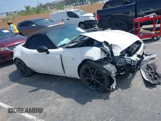 2016 Mazda MX-5 Miata Club z VIN JM1NDAC75G0113400, wystawiony jako IAAI lot #42143080 z przebiegiem 48 579 mil mil oraz . Historia ofert i sprzedaży dostępna na DreamBid. Obrazek 13.