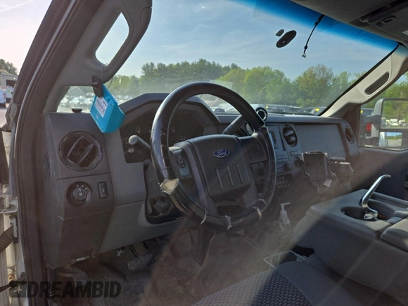 2015 Ford F-250 XL z VIN 1FDBF2B69FED21577, wystawiony jako IAAI lot #42501116 z przebiegiem 478 051 mil mil oraz . Historia ofert i sprzedaży dostępna na DreamBid. Obrazek 42.