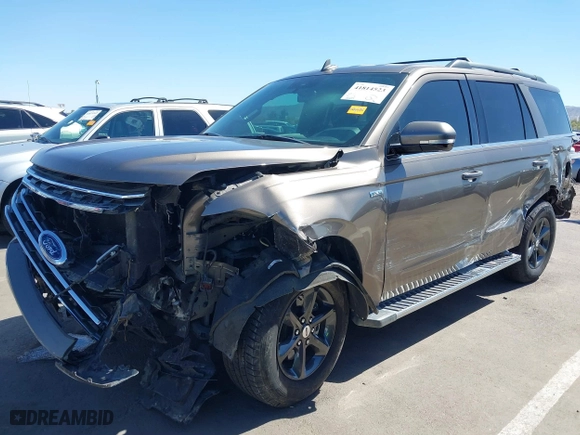 2018 Ford Expedition XLT with VIN 1FMJU1JT6JEA56631, listed as a IAAI auction lot 41814523 with 113,875 mi miles. Bid and sale history available at carsss.com. Image 2.