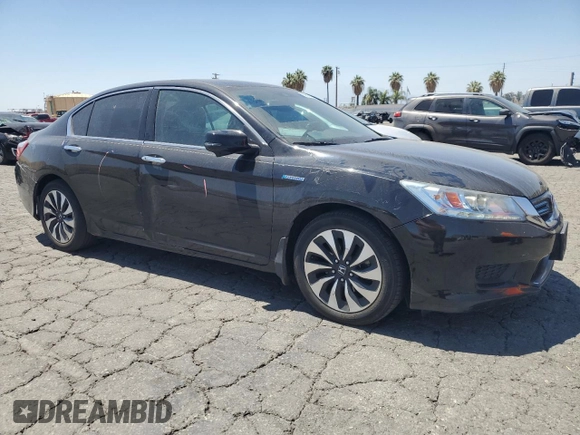 2015 Honda Accord Touring with VIN 1HGCR6F75FA000932, listed as a Copart auction lot 60682095 with 143,105 mi miles and Salvage title. Bid and sale history available at DreamBid. Image 4.