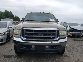 2003 Ford F-250 XL z VIN 1FTNW21L03EB30196, wystawiony jako IAAI lot #42399663 z przebiegiem 281 014 mil mil oraz . Historia ofert i sprzedaży dostępna na DreamBid. Obrazek 12.