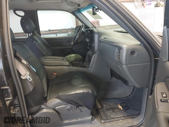 2004 Chevrolet Avalanche Z71 with VIN 3GNEK12T84G135720, listed as a IAAI auction lot 42435299 with 184,802 mi miles and . Bid and sale history available at DreamBid. Image 5.