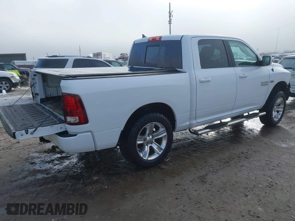 2017 Ram 1500 Night z VIN 1C6RR7MT3HS634288, wystawiony jako IAAI lot #40993931 z przebiegiem 138 341 mil mil oraz . Historia ofert i sprzedaży dostępna na DreamBid. Obrazek 4.