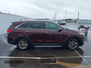 2018 Kia Sorento LX with VIN 5XYPG4A34JG347093, listed as a IAAI auction lot 41809115 with 106,494 mi miles. Bid and sale history available at carsss.com. Image 13.