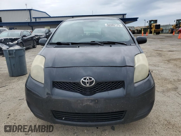 2010 Toyota Yaris z VIN JTDJT4K37A5290297, wystawiony jako Copart lot #56980175 z przebiegiem 459 391 mil mil oraz Czysty tytuł • Clean title. Historia ofert i sprzedaży dostępna na DreamBid. Obrazek 5.