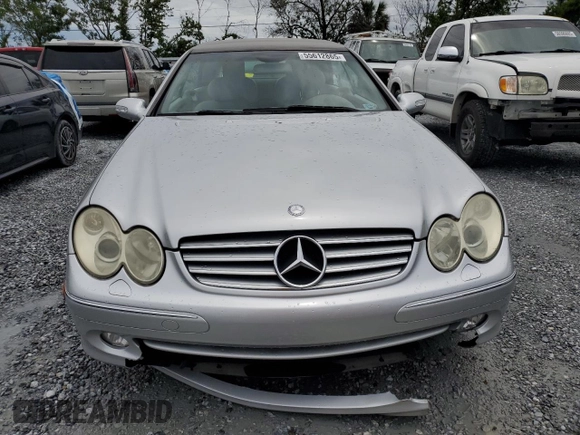 2005 Mercedes-Benz CLK 320 z VIN WDBTK65G85T035650, wystawiony jako Copart lot #55612865 z przebiegiem 93 588 mil mil oraz Szkoda całkowita • Salvage title. Historia ofert i sprzedaży dostępna na DreamBid. Obrazek 5.