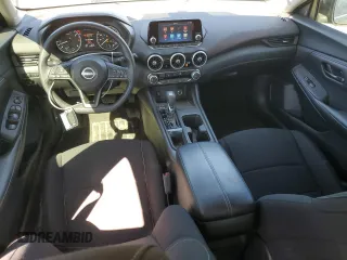 2024 Nissan Sentra S z VIN 3N1AB8BV9RY206493, wystawiony jako Copart lot #47537095 z przebiegiem 33 480 mil mil oraz Szkoda całkowita • Salvage title. Historia ofert i sprzedaży dostępna na DreamBid. Obrazek 8.