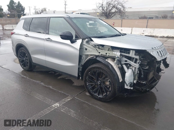 2022 Mitsubishi Outlander SE z VIN JA4J3UA87NZ059213, wystawiony jako IAAI lot #41723525 z przebiegiem 41 610 mil mil oraz . Historia ofert i sprzedaży dostępna na DreamBid. Obrazek 1.