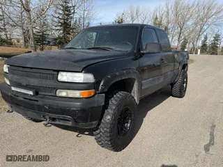 2000 Chevrolet Silverado 1500 LT with VIN 1GCEK19T6YE296613, listed as a Copart auction lot 48632195 with 519,105 mi miles and Clean Title. Bid and sale history available at carsss.com. Image 2.