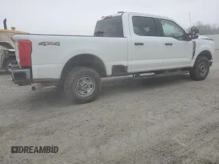 2023 Ford F-250 XL z VIN 1FT7W2BAXPEE10526, wystawiony jako Copart lot #83852774 z przebiegiem 12 646 mil mil oraz Czysty tytuł • Clean title. Historia ofert i sprzedaży dostępna na DreamBid. Obrazek 3.