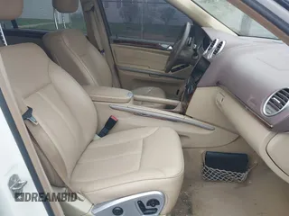 2011 Mercedes-Benz GL-Class GL 450 with VIN 4JGBF7BE0BA730685, listed as a IAAI auction lot 42029019 with 142,190 mi miles. Bid and sale history available at carsss.com. Image 5.