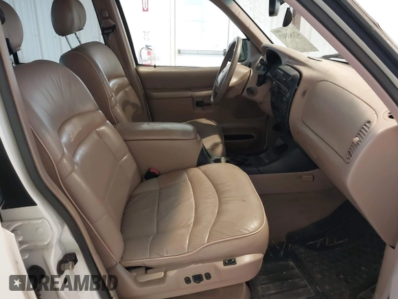 1998 Ford Explorer XL z VIN 1FMZU34E8WZB12600, wystawiony jako IAAI lot #42183517 z przebiegiem 196 799 mil mil oraz . Historia ofert i sprzedaży dostępna na DreamBid. Obrazek 5.