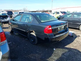 2005 Chevrolet Malibu with VIN 1G1ZS52F95F263925, listed as a IAAI auction lot 41843641 with 184,001 mi miles. Bid and sale history available at carsss.com. Image 3.
