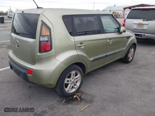 2011 Kia Soul + with VIN KNDJT2A25B7235950, listed as a IAAI auction lot 41378923 with 191,116 mi miles. Bid and sale history available at carsss.com. Image 4.