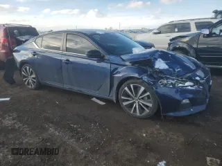 2020 Nissan Altima SR with VIN 1N4AL4CV5LC186198, listed as a Copart auction lot 44070995 with 82,927 mi miles and Salvage Title. Bid and sale history available at carsss.com. Image 4.
