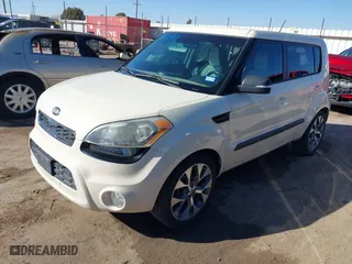 2013 Kia Soul + with VIN KNDJT2A69D7547484, listed as a IAAI auction lot 41426483 with 135,007 mi miles. Bid and sale history available at carsss.com. Image 17.
