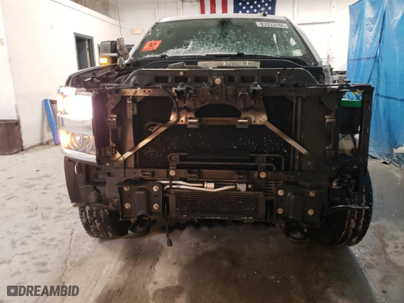 2018 Chevrolet Silverado 2500HD LT with VIN 1GC1KVEY2JF230468, listed as a Copart auction lot 87033144 with 142,592 mi miles and Salvage Title. Bid and sale history available at carsss.com. Image 5.