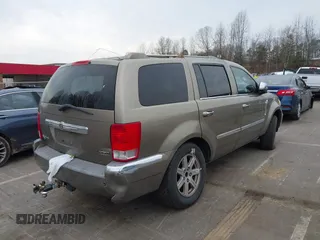 2007 Chrysler Aspen Limited z VIN 1A8HW582X7F517312, wystawiony jako IAAI lot #41780501 z przebiegiem 317 604 mil mil oraz . Historia ofert i sprzedaży dostępna na DreamBid. Obrazek 4.