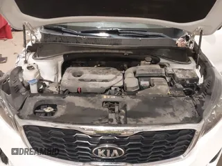 2019 Kia Sorento LX with VIN 5XYPGDA36KG542596, listed as a IAAI auction lot 40921931 with 115,716 mi miles. Bid and sale history available at carsss.com. Image 10.