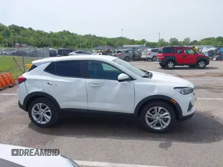 2023 Buick Encore GX Preferred с VIN KL4MMBS26PB026109, выставлен на аукционе IAAI как лот 42074501 с пробегом 55 596 миль миль и . История ставок и продаж доступна на DreamBid. Изображение 13.