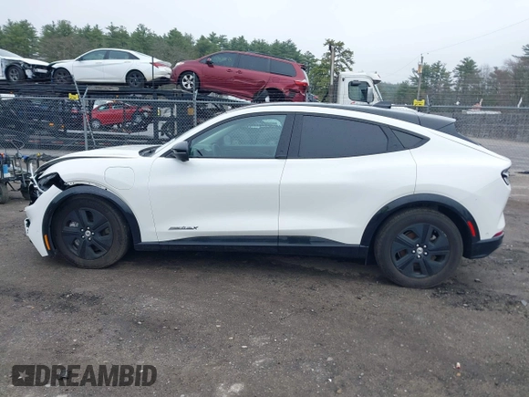 2022 Ford Mustang Mach-E California Route 1 z VIN 3FMTK2SU9NMA58241, wystawiony jako IAAI lot #42052537 z przebiegiem 20 587 mil mil oraz . Historia ofert i sprzedaży dostępna na DreamBid. Obrazek 14.