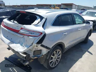 2019 Lincoln MKC Reserve с VIN 5LMCJ3C93KUL35294, выставлен на аукционе IAAI как лот 41978877 с пробегом 41 855 миль миль и . История ставок и продаж доступна на DreamBid. Изображение 4.