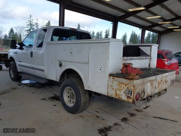 1999 Ford Super Duty F-250 XL with VIN 1FTNX21F0XED29133, listed as a IAAI auction lot 41713142 with 357,060 mi miles. Bid and sale history available at carsss.com. Image 3.