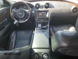 2016 Jaguar XJ Portfolio z VIN SAJWJ2GD3G8W03257, wystawiony jako Copart lot #76550324 z przebiegiem 79 205 mil mil oraz Szkoda całkowita • Salvage title. Historia ofert i sprzedaży dostępna na DreamBid. Obrazek 8.