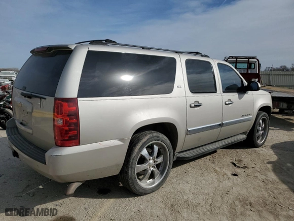 2007 Chevrolet Suburban LS with VIN 3GNFC16087G116204, listed as a Copart auction lot 85556284 with 212,001 mi miles and Salvage Title. Bid and sale history available at carsss.com. Image 3.