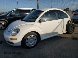 2010 Volkswagen Beetle with VIN 3VWPW3AG7AM014628, listed as a Copart auction lot 61751805 with 67,874 mi miles and Salvage title. Bid and sale history available at DreamBid. Image 1.