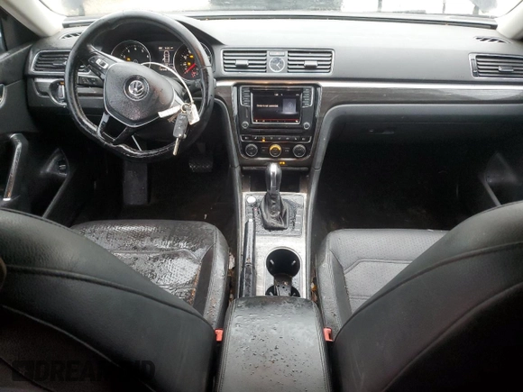 2017 Volkswagen Passat SE z VIN 1VWBT7A35HC005459, wystawiony jako Copart lot #43448015 z przebiegiem 141 540 mil mil oraz Szkoda całkowita • Salvage title. Historia ofert i sprzedaży dostępna na DreamBid. Obrazek 8.